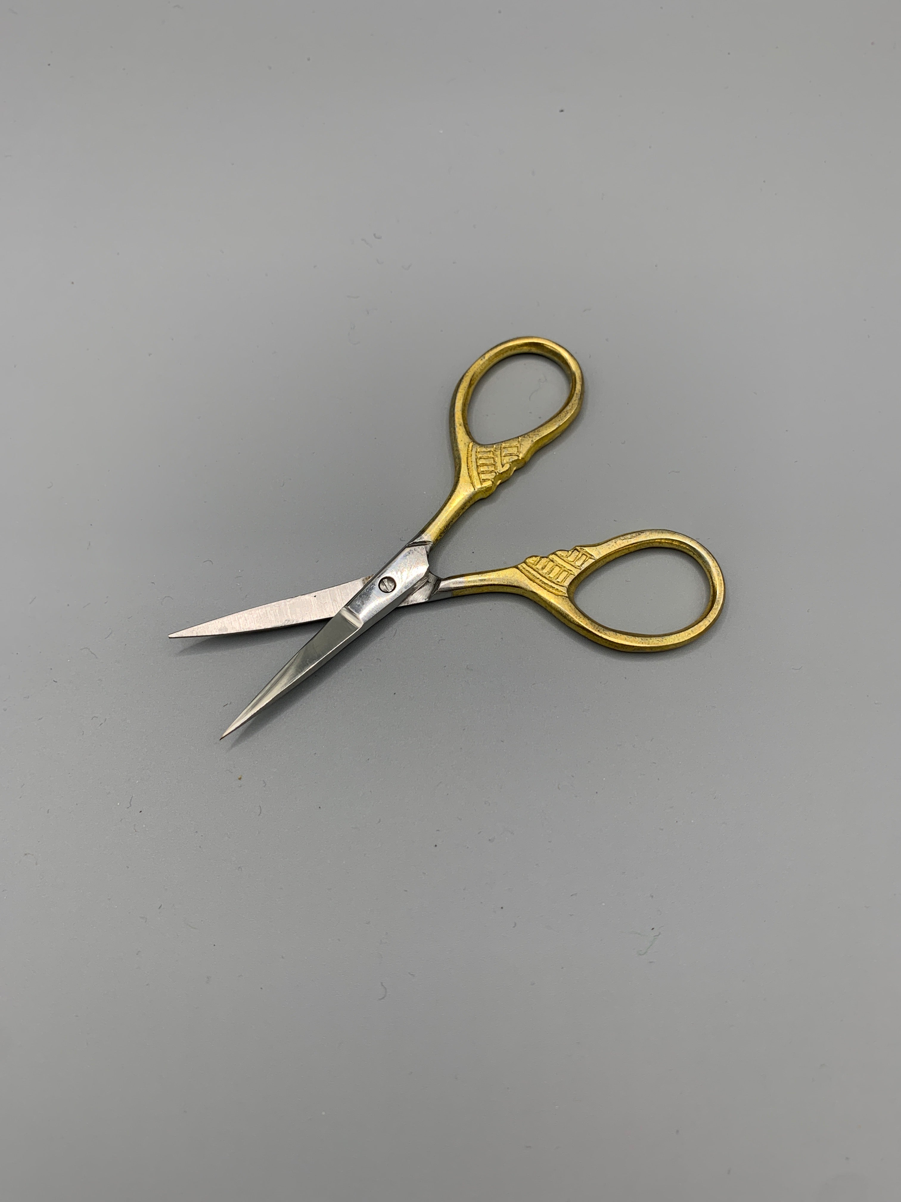 Feather scissors